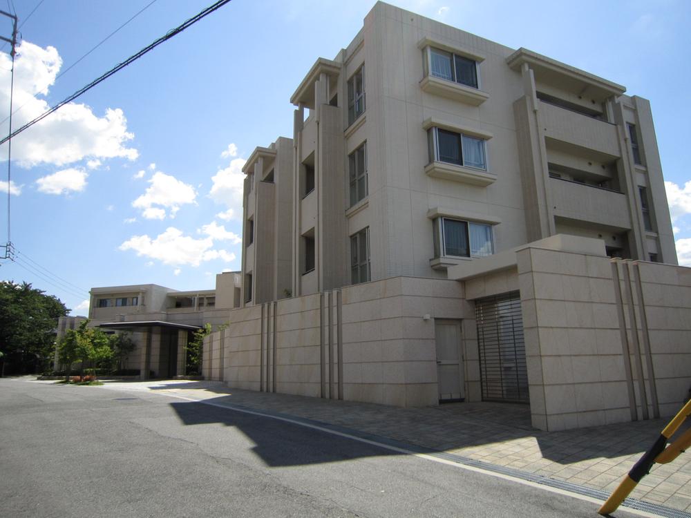 Local appearance photo. Local (10 May 2013) Shooting