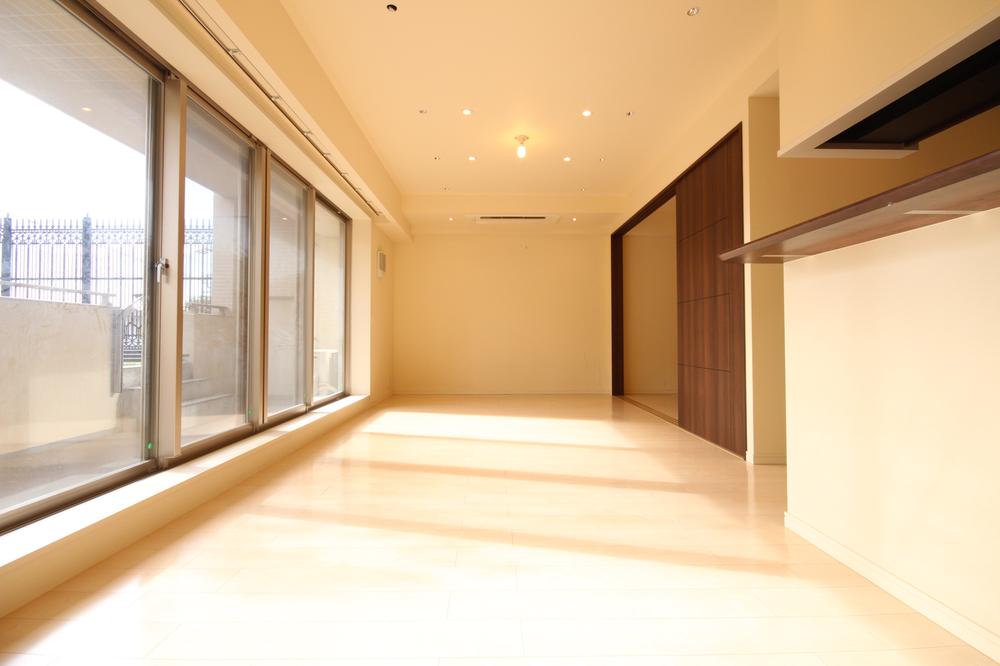 Living. Indoor (10 May 2013) Shooting