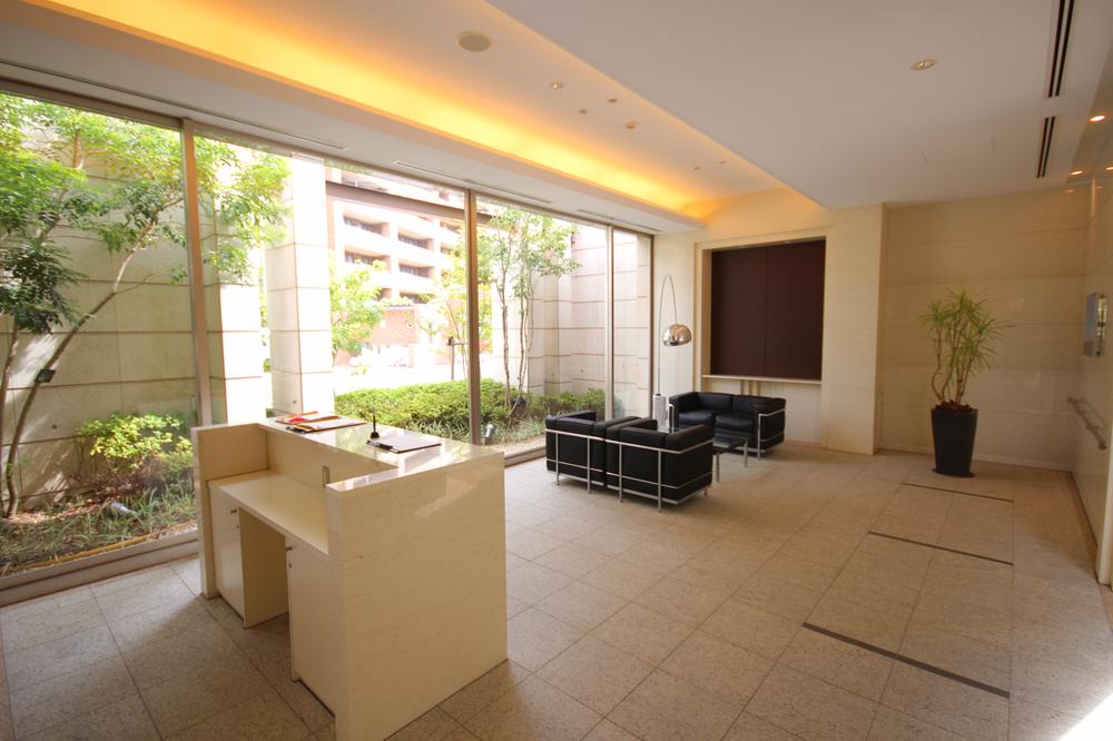 Entrance. Common areas