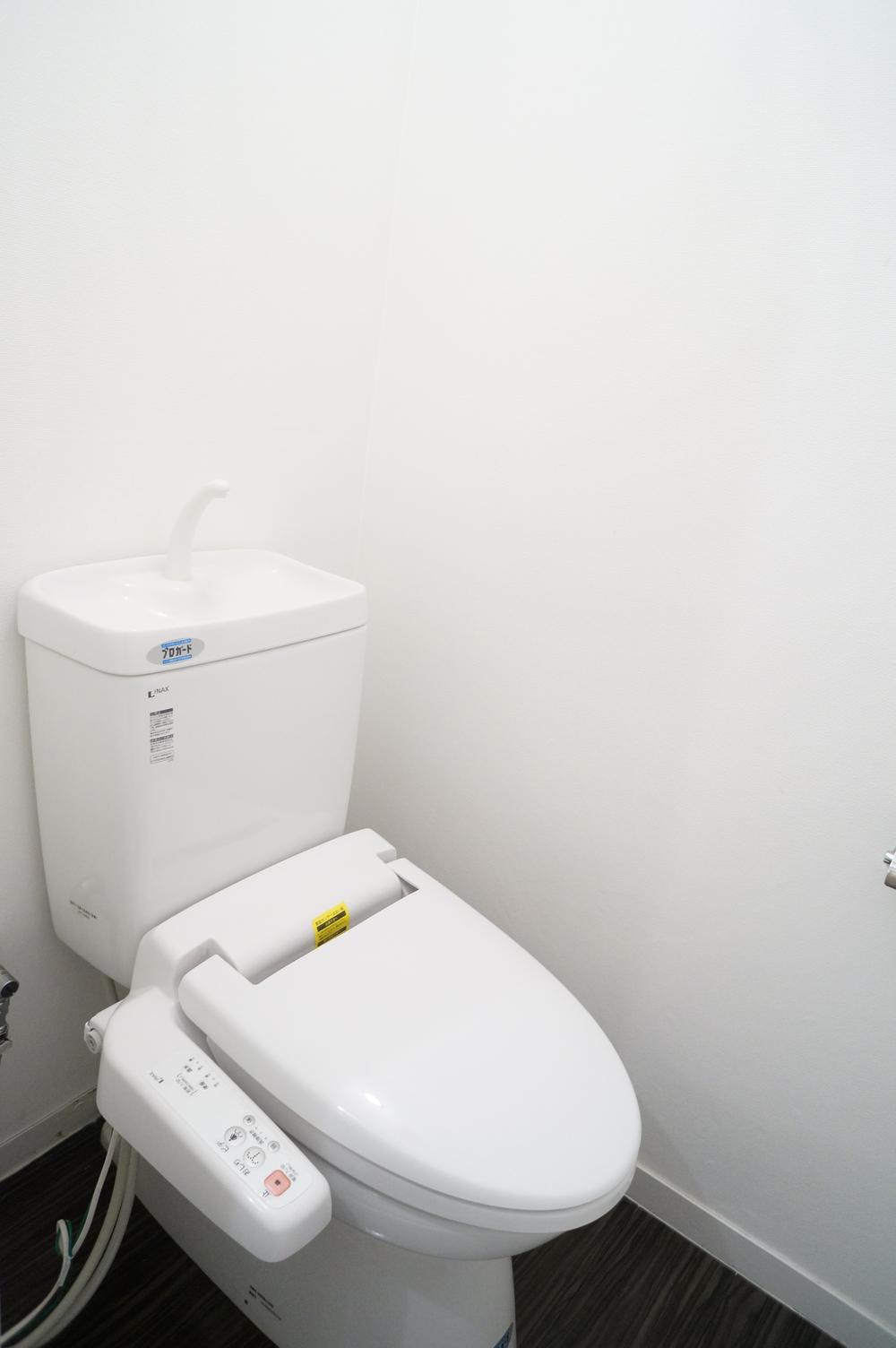 Toilet.  ■ Warm water washing toilet seat new goods exchange ☆