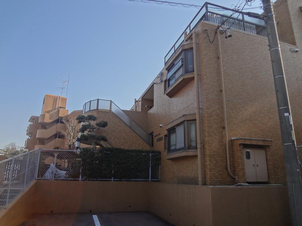 Local appearance photo