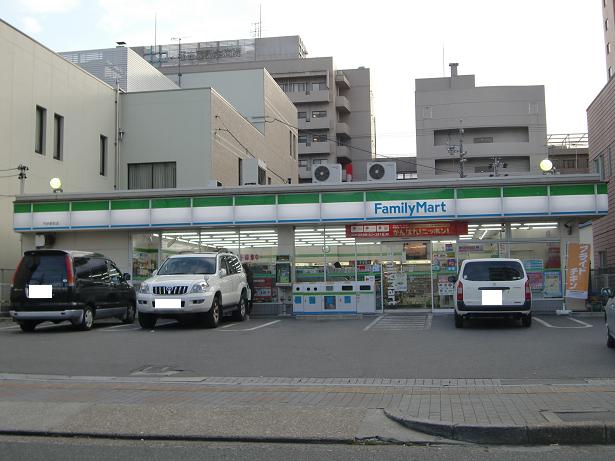 Convenience store. FamilyMart Hirabari Station store up to (convenience store) 340m