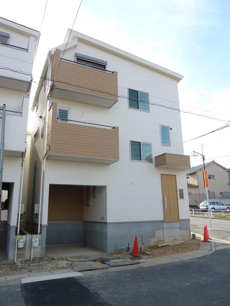 Local appearance photo. B Building (December 2013) Shooting