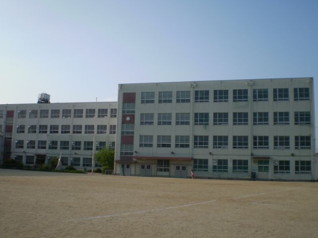 Primary school. Municipal Otsubo to elementary school (elementary school) 780m