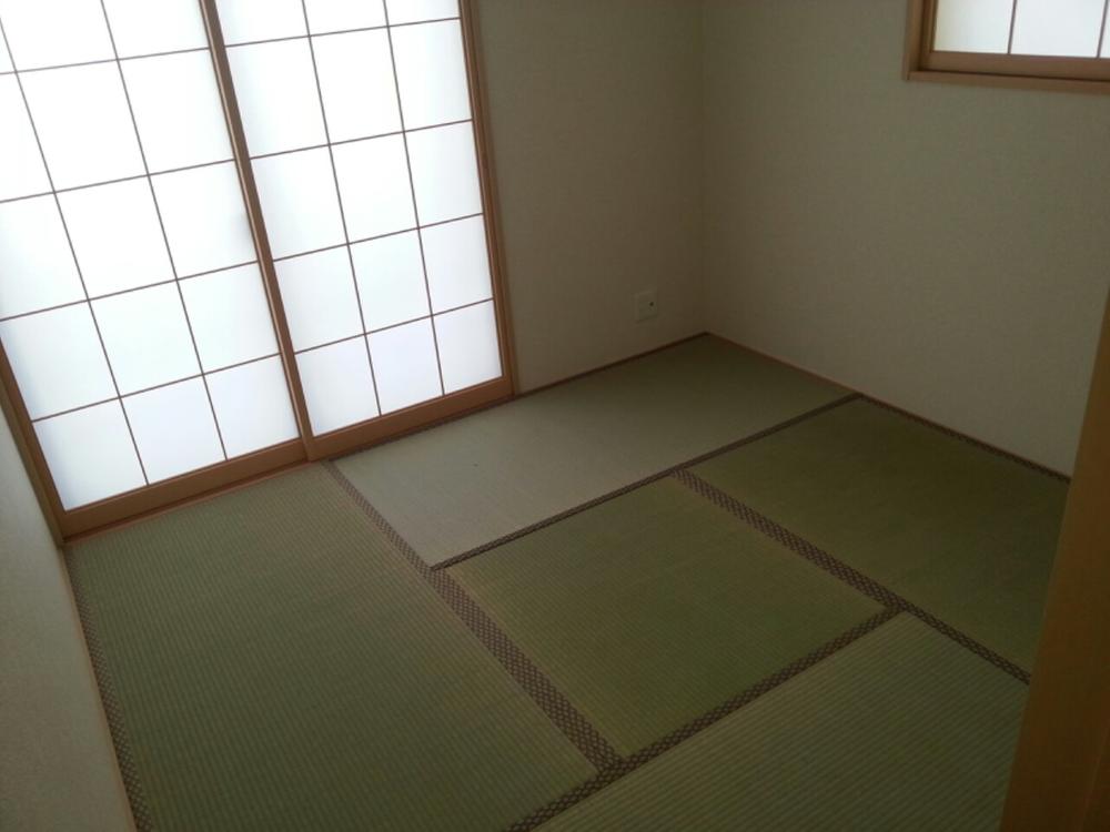 Non-living room. Independent Japanese-style room