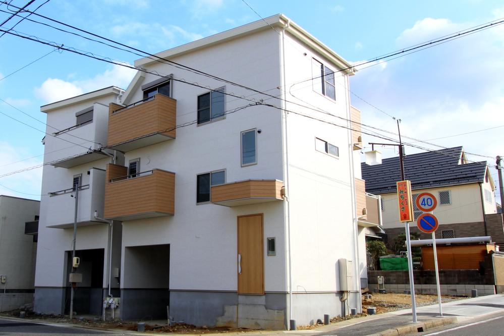 Local appearance photo. Building B (corner lot) 37,800,000 yen