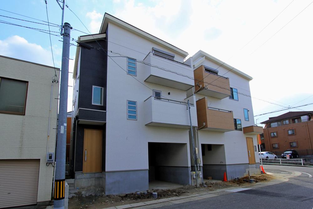 Local photos, including front road. Building A ・ Building B Outside Hall photo