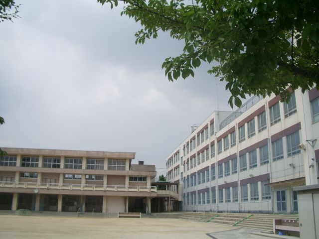 Primary school. Municipal Yagoto 660m east to elementary school (elementary school)