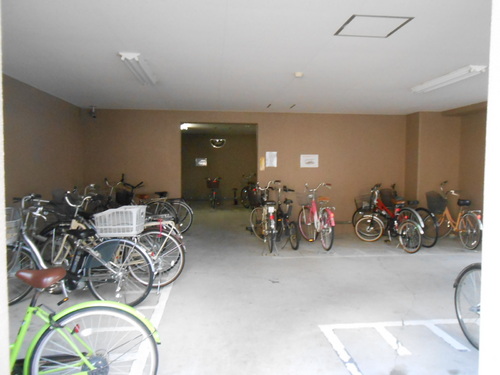 Other common areas. Cycle space