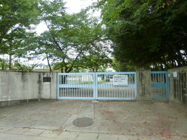 Primary school. Shimada to elementary school 290m