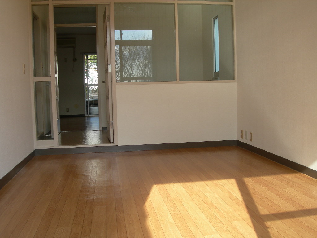 Other room space. 3 Kaiyoshitsu. Sun Plug!