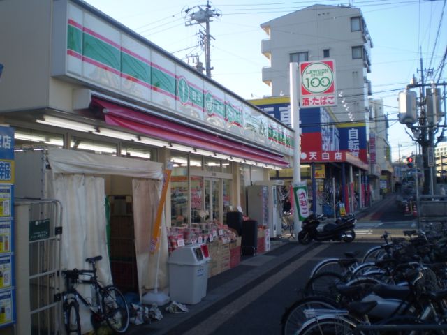 Convenience store. Lawson Store 100 270m up (convenience store)