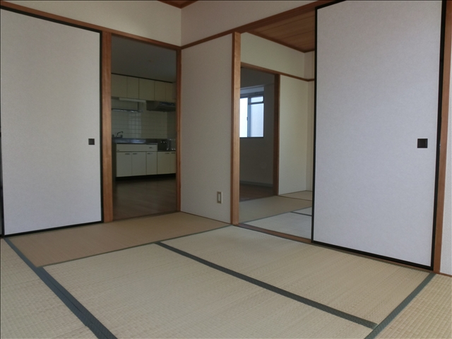 Other room space. West Japanese-style room ~ DK ~ It is the east side Japanese-style room ☆