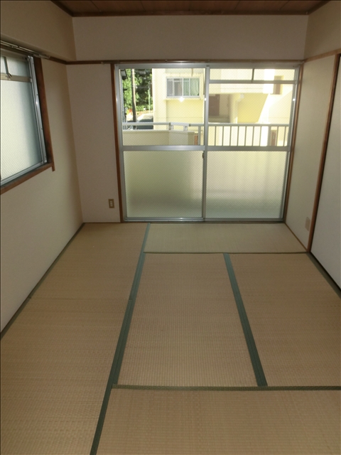 Other room space. It is the east side Japanese-style room ☆