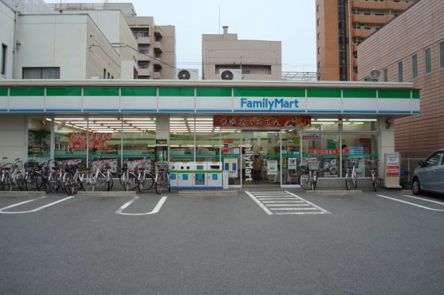 Convenience store. 480m to Family Mart (convenience store)