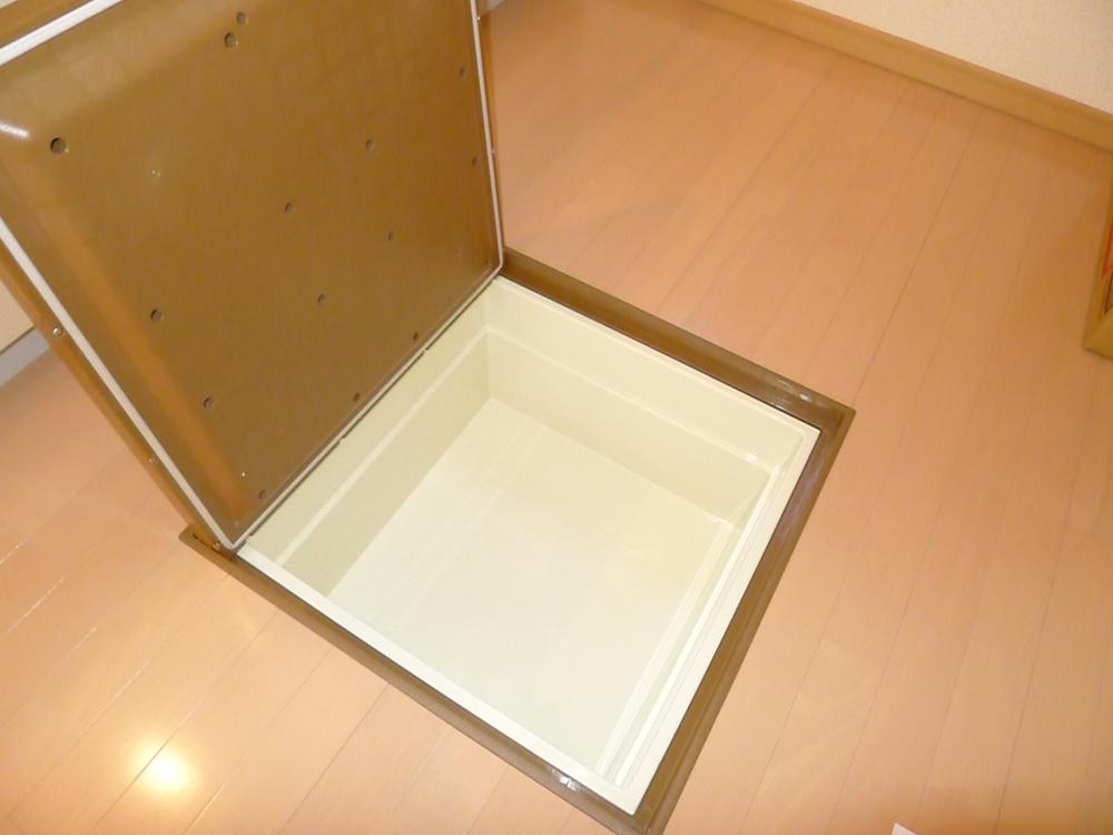 Same specifications photo (kitchen). Example of construction Underfloor Storage