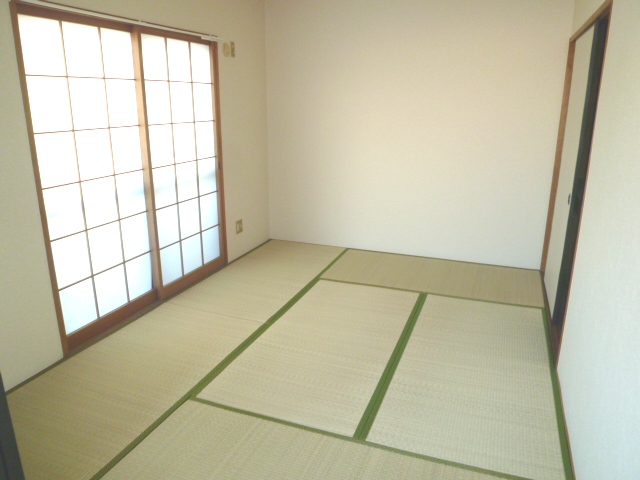 Other room space. South Japanese-style room 6 quires