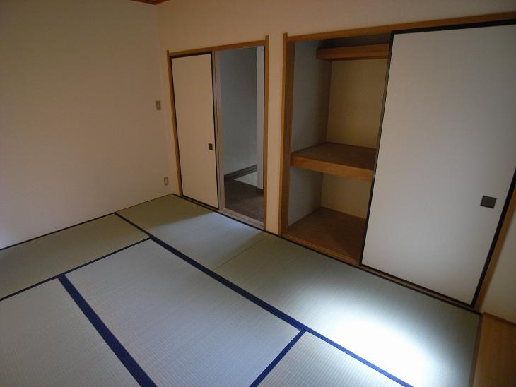 Receipt. Second floor, It is a storage place of the Japanese-style room.