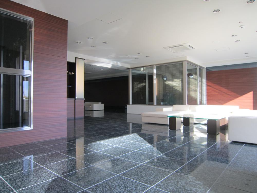 Entrance. North Building Entrance Lounge (April 2013) Shooting