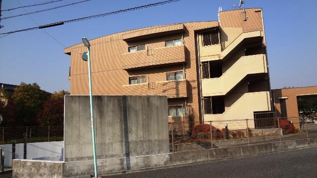 Local appearance photo. Local (12 May 2013) Shooting