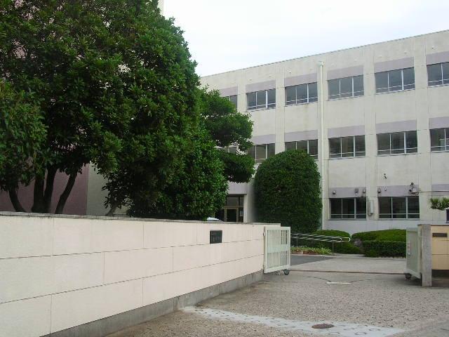 Junior high school. 1262m to Nagoya Municipal Hirabari junior high school