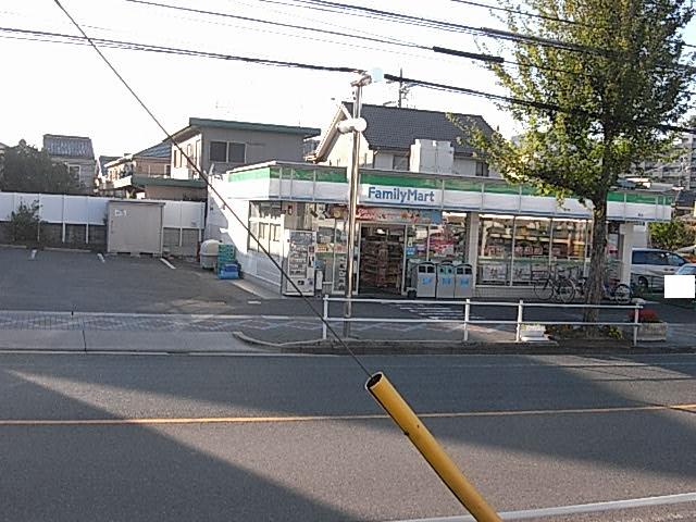 Convenience store. 310m to FamilyMart original store (convenience store)