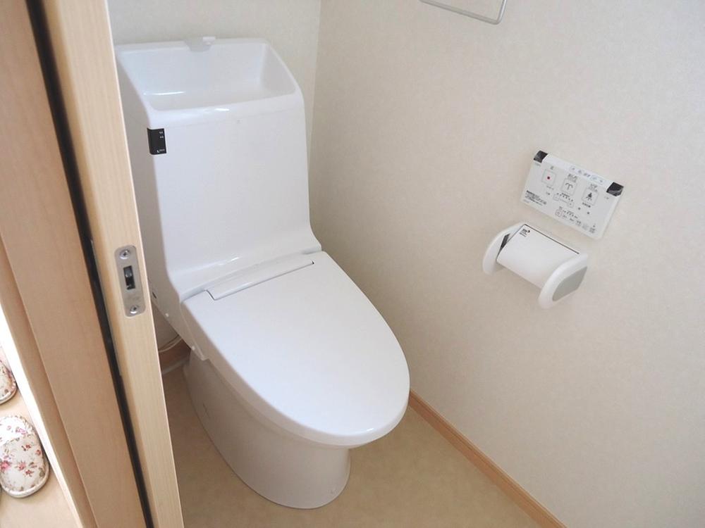 Toilet. Indoor (June 2013) Shooting