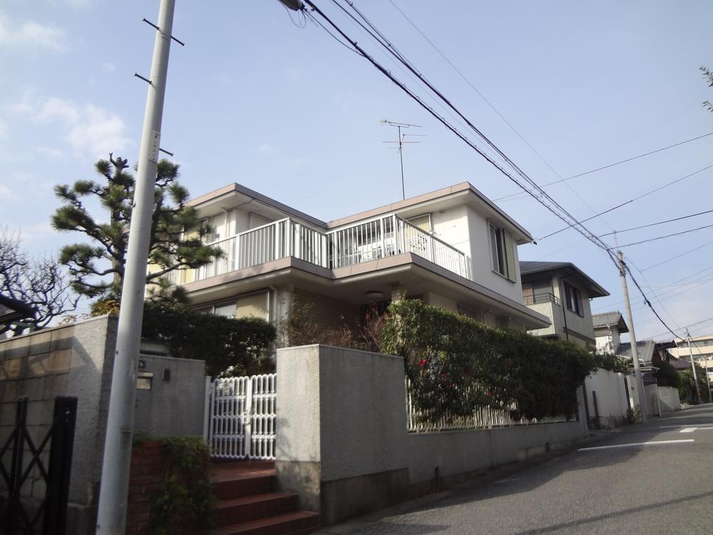 Local appearance photo. Beruhausu construction of the house to the Asahi Kasei