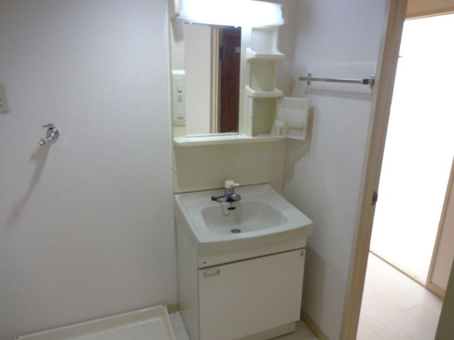 Other Equipment. Independent cosmetic washbasin