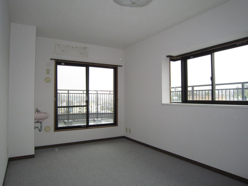 Non-living room. Room (August 2013) Shooting