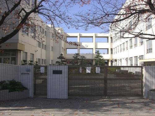 Primary school. Aioi to elementary school (elementary school) 590m