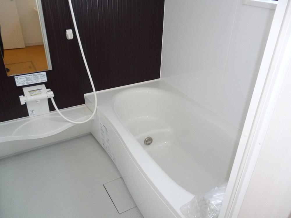 Same specifications photo (bathroom)