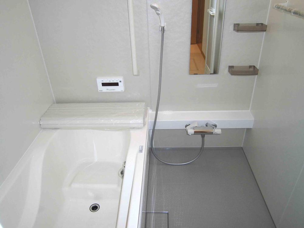 Same specifications photo (bathroom). Bathroom ventilation dryer with unit bus