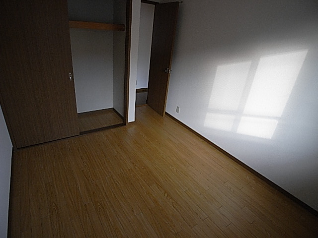 Living and room. Second floor, South Western is about 5 tatami rooms.