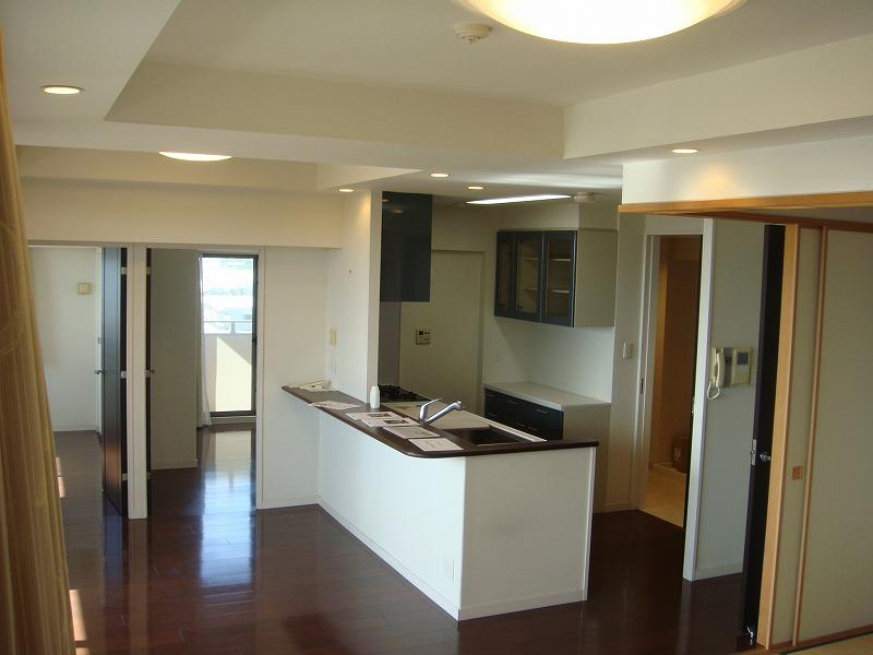 Kitchen. Face-to-face kitchen ・ Dishwasher