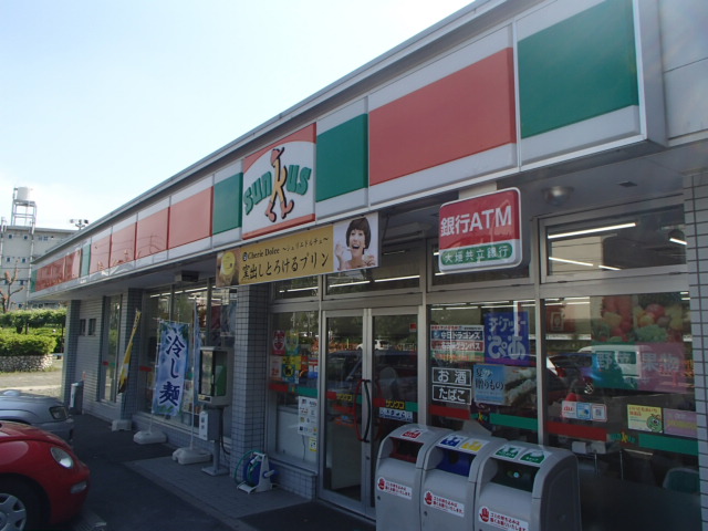 Convenience store. Thanks Hirabari housing store up to (convenience store) 724m