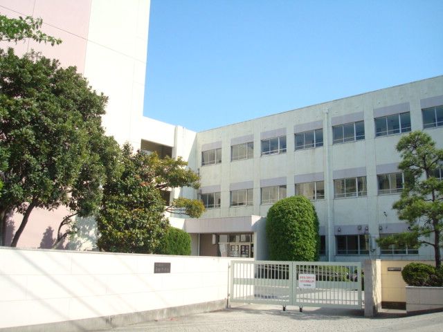 Junior high school. Municipal Hirabari until junior high school (junior high school) 1200m