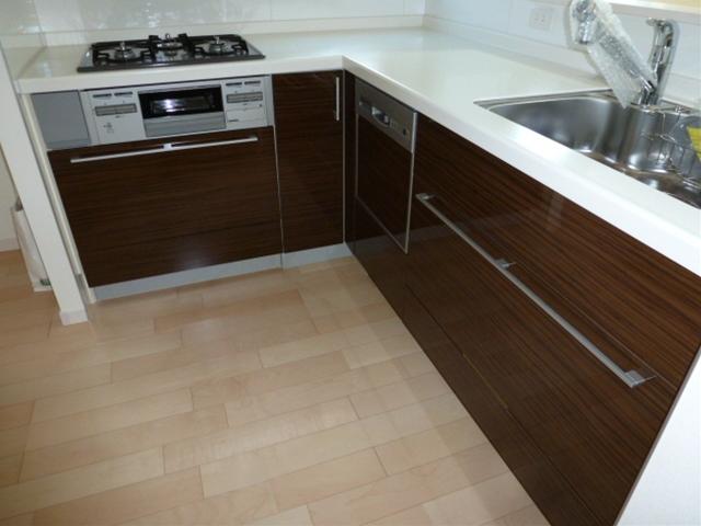 Kitchen. 9 / 19 local shooting
