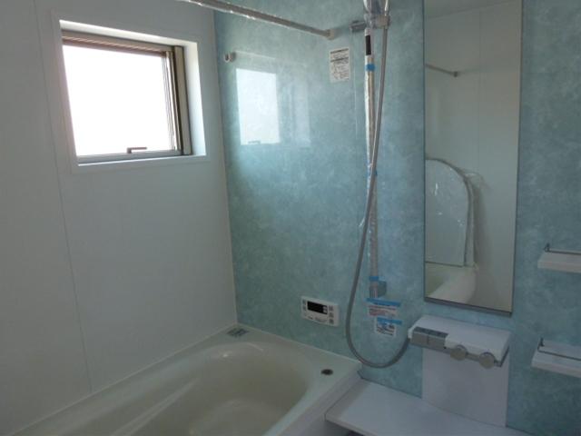 Bathroom. 9 / 19 local shooting