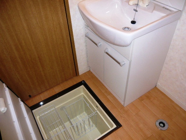 Washroom. There is under-floor storage