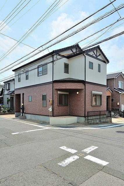 Local appearance photo. Part of the first floor angle, It is possible to remodeling the doorway. How to use it is up to you.