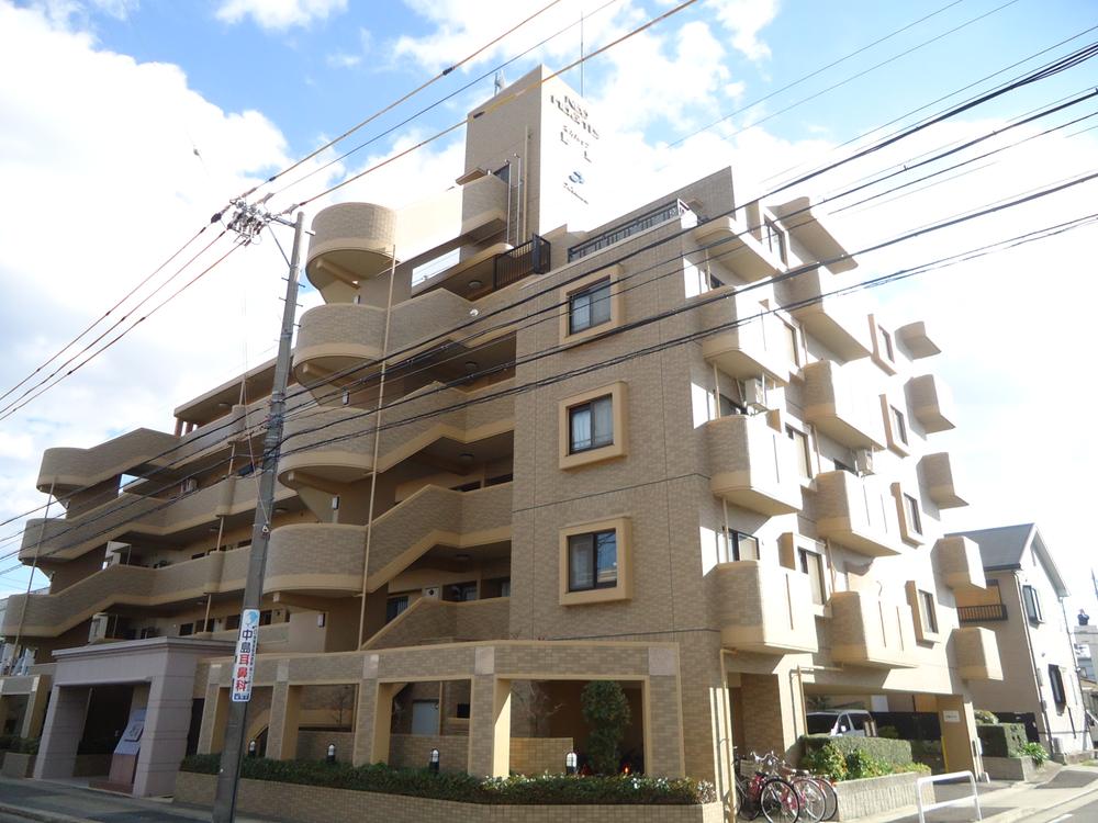 Local appearance photo. Local (12 May 2013) Shooting