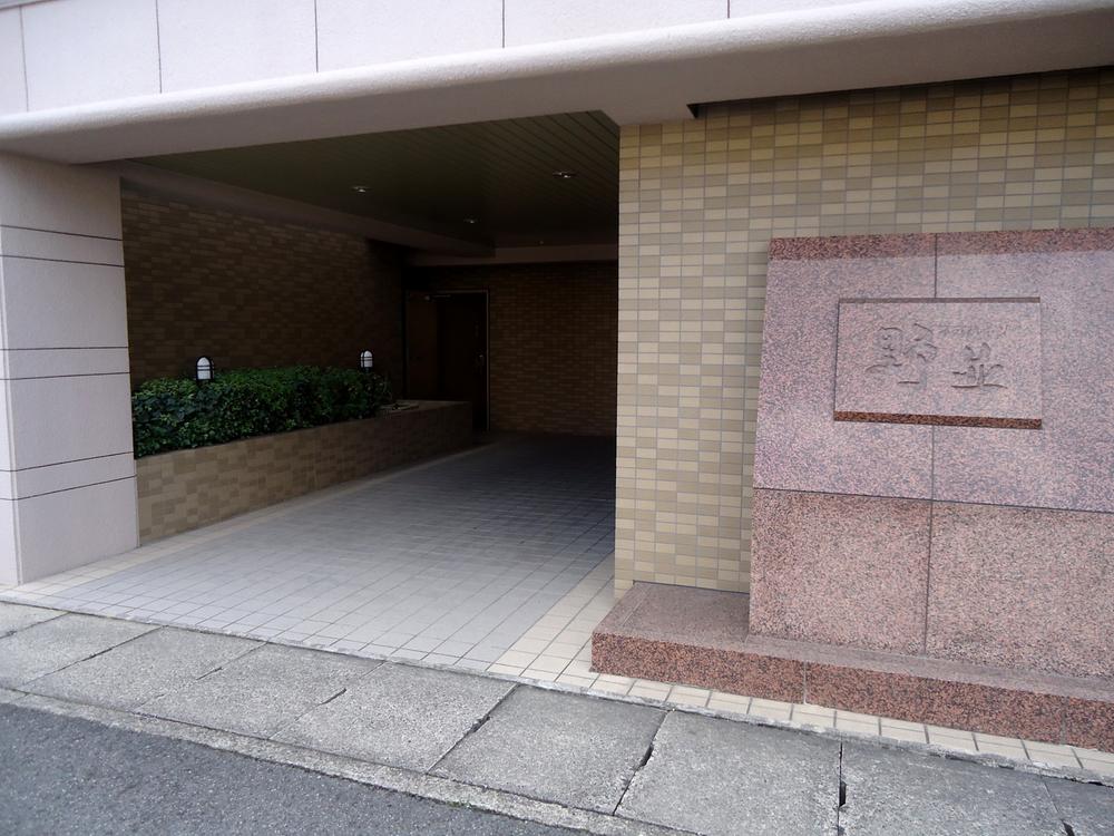 Entrance. Common areas