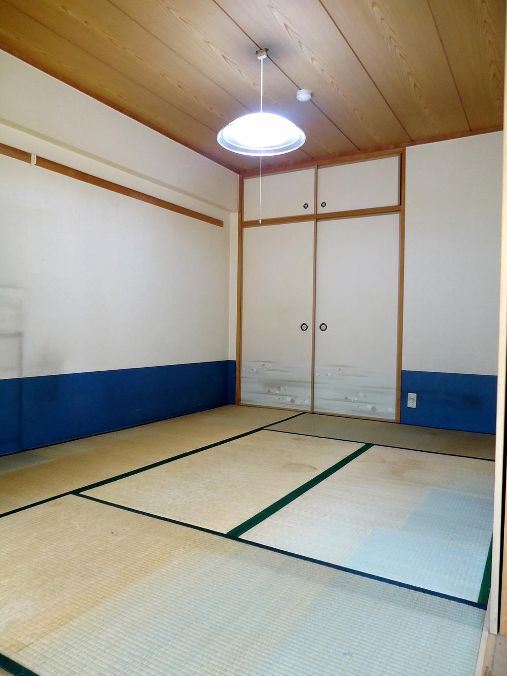 Non-living room. Indoor (12 May 2013) Shooting