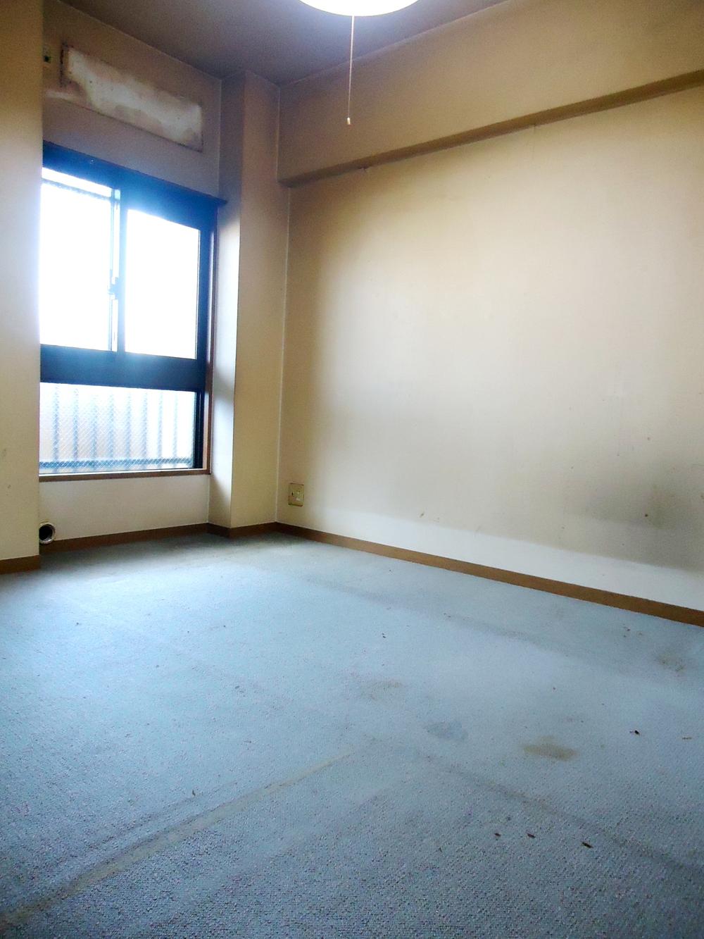 Non-living room. Indoor (12 May 2013) Shooting