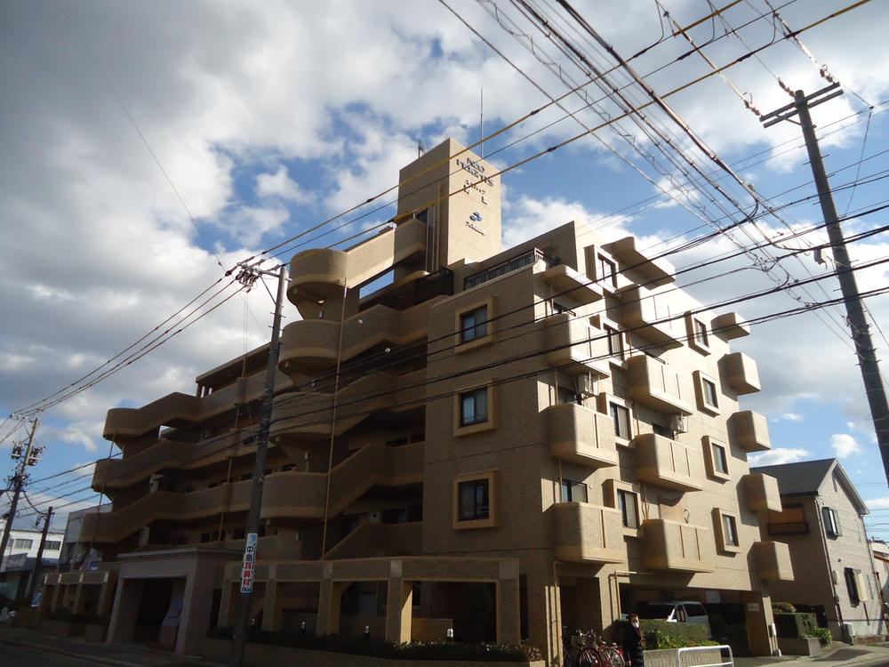 Local appearance photo. Local (12 May 2013) Shooting