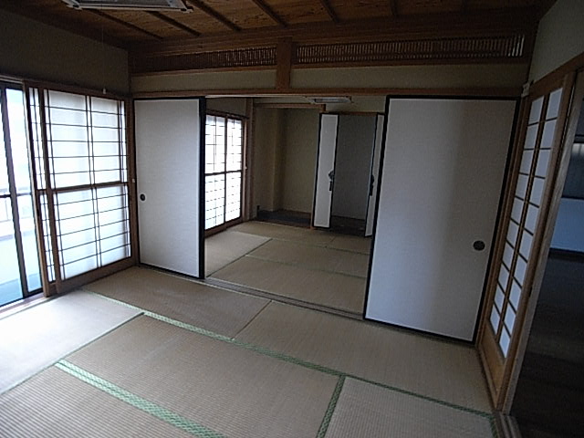 Other room space. Japanese-style room also can also be used in the bedroom at the time of visitor