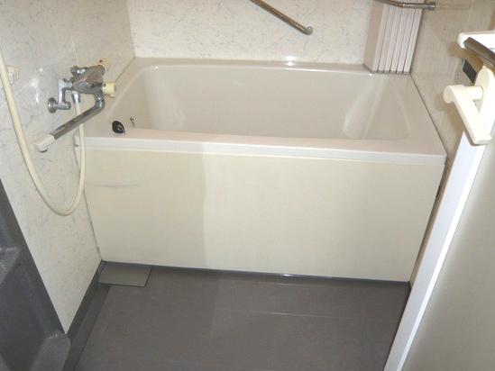 Bathroom. Indoor (11 May 2013) Shooting