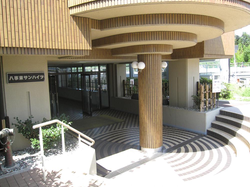 Entrance. Common areas