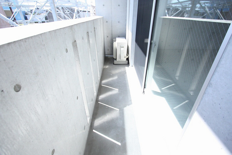 Balcony. Feel driving range is designer of concrete.